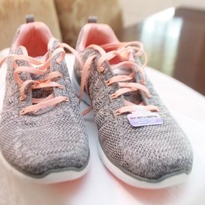 Sketchers - Sneakers - Brand New